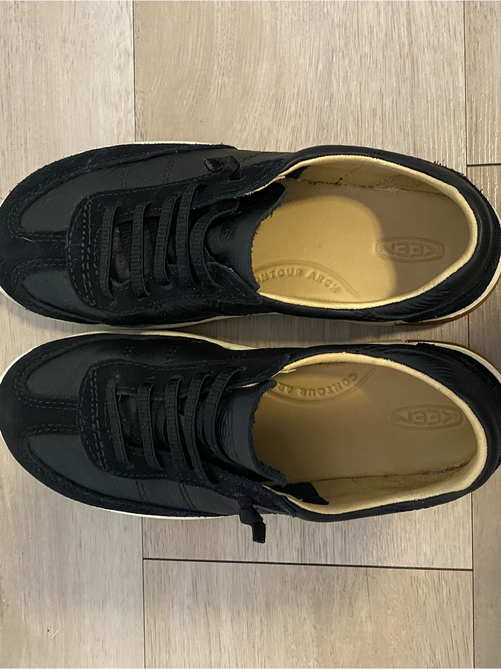 Keen Black Leather Women’s Casual Sneakers - Picture 2 of 5